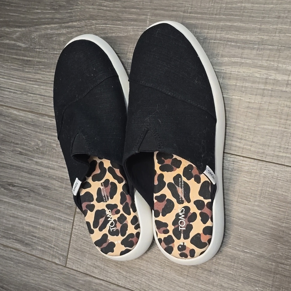 TOMS Black Mules with Leopard Print Insole. New Wuthout Tags. Size 8. - Picture 4 of 11